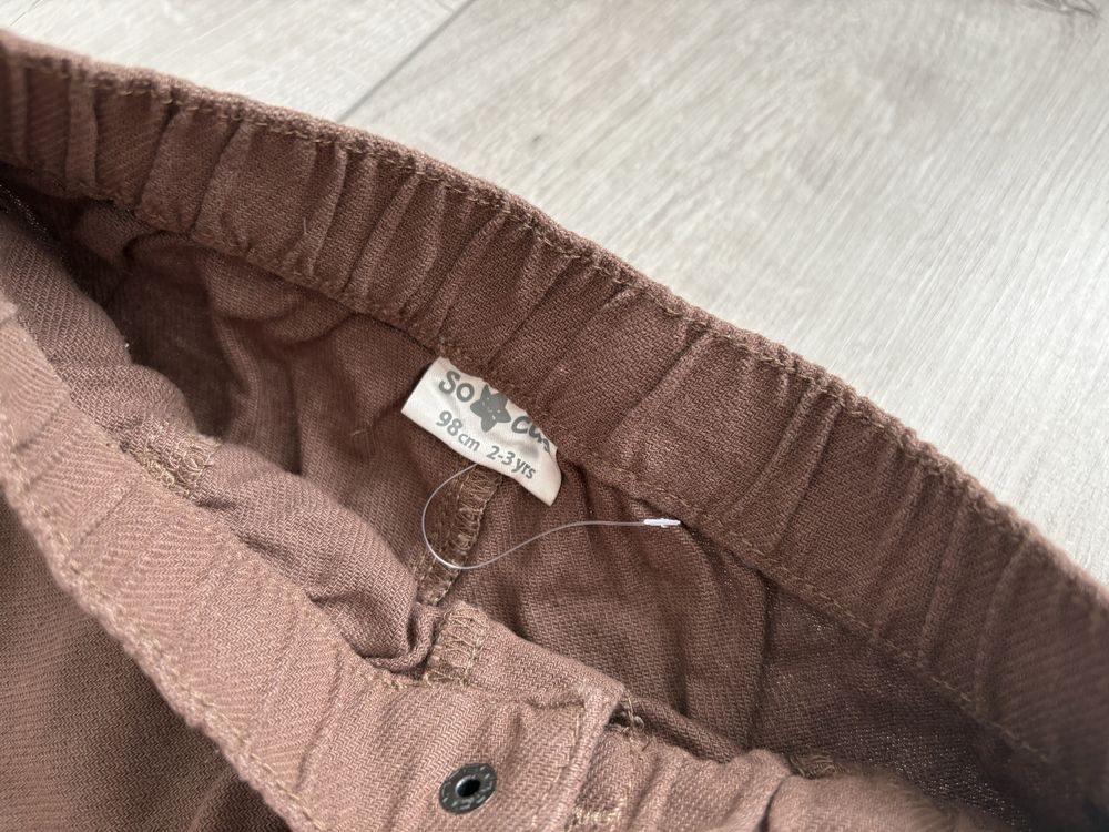 Nowe Spodnie chłopięce brązowe rozm. 98 / Spodnie z kieszeniami