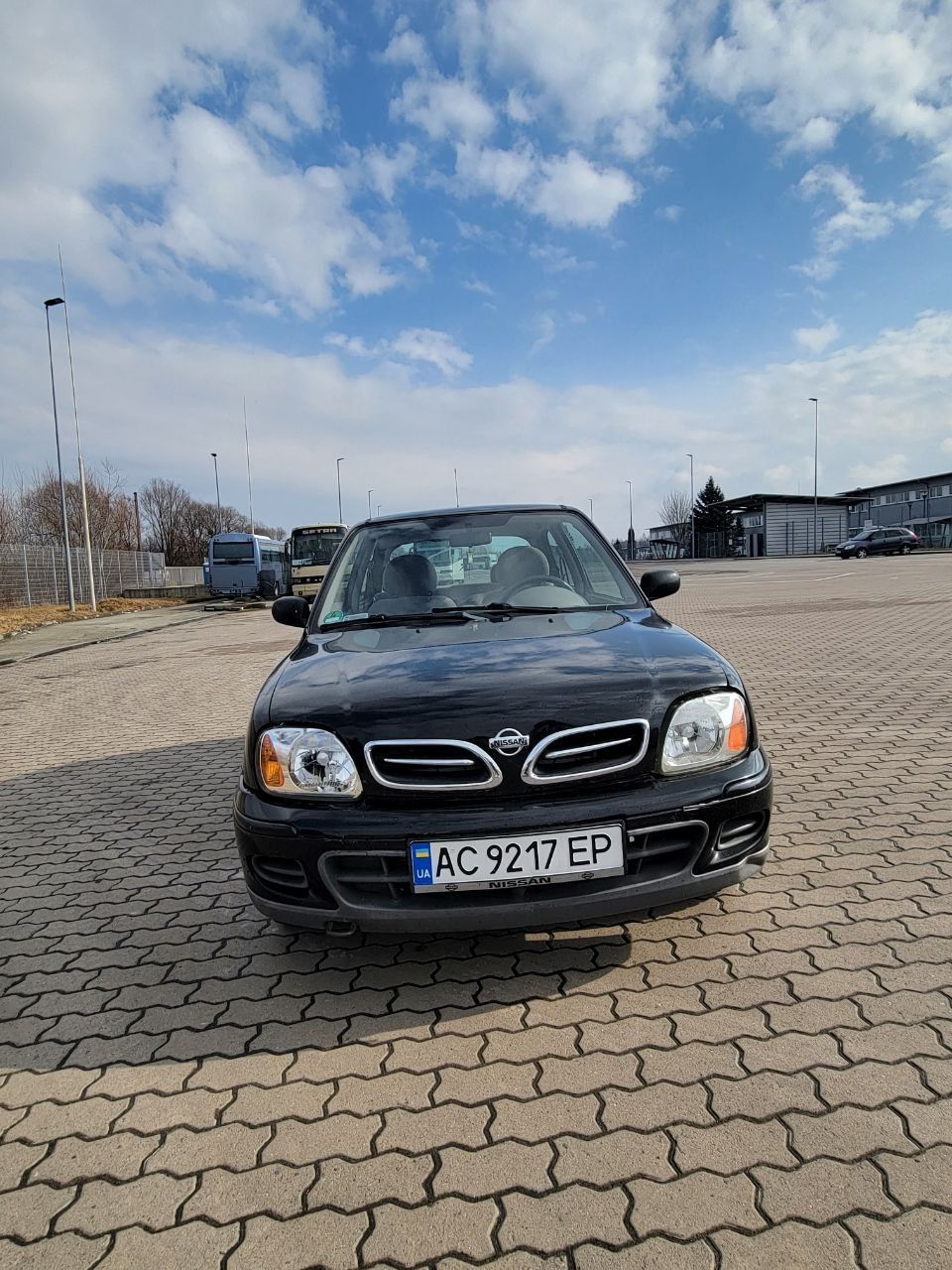 Автомобіль Нісан мікра к11