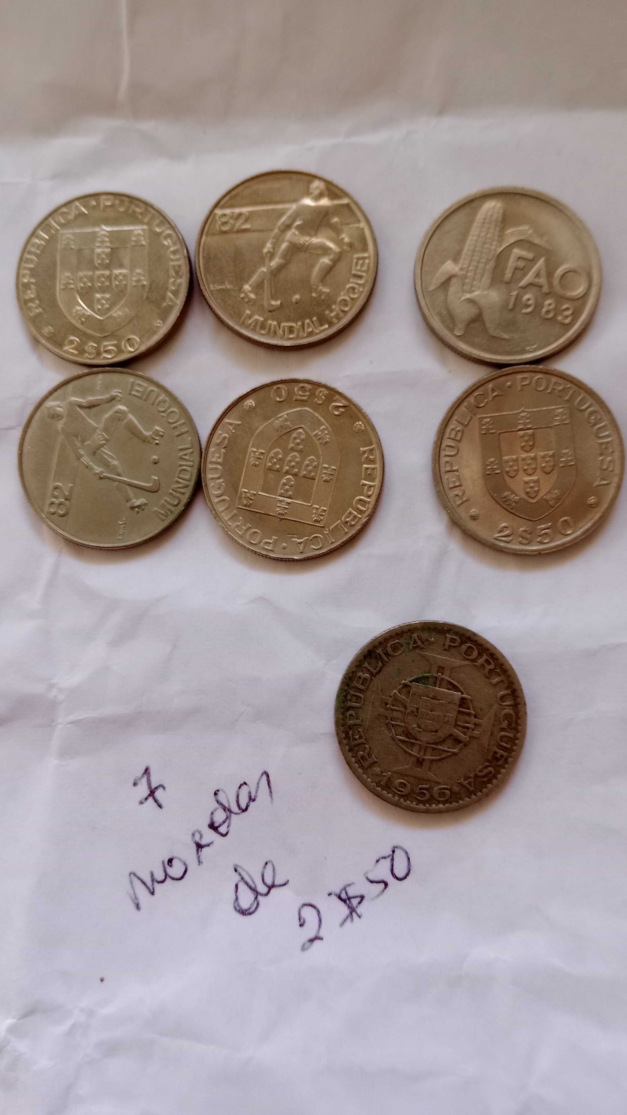 Moedas de dois escudos e meio.
