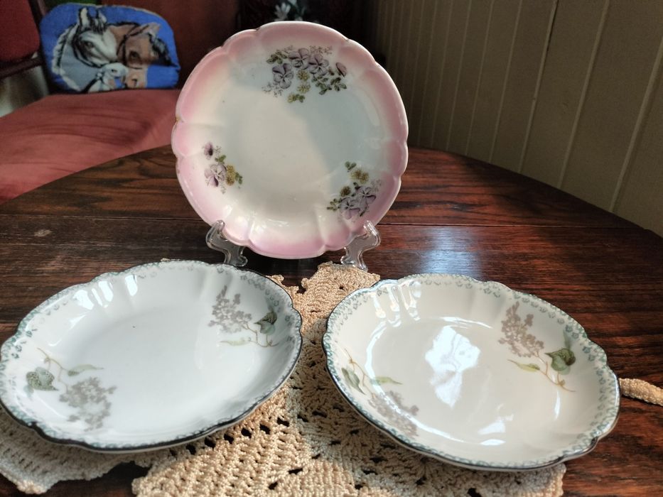 Блюдца старинные.