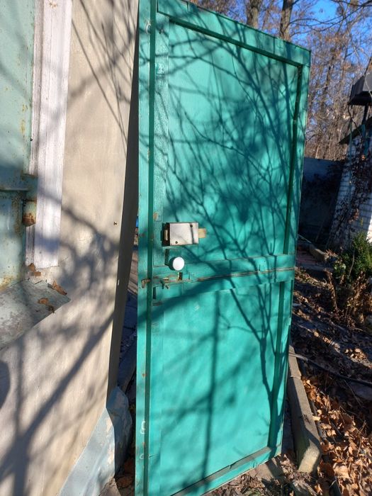 Металеві технічні двері 2000x800 2,0*0,8 та куточок з петлями