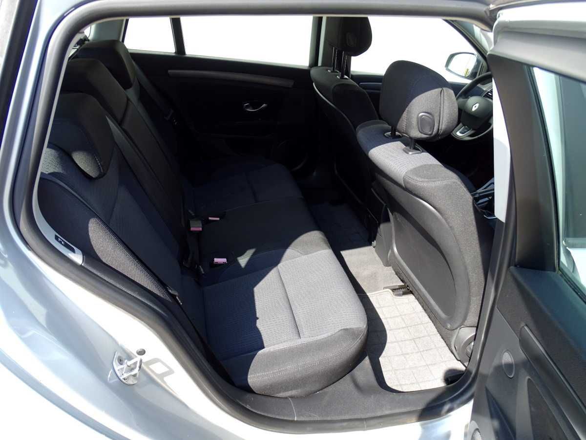 2.0 DCI**130 KM**Navigacja**Klima**Got do rejestracji**Zamiana
