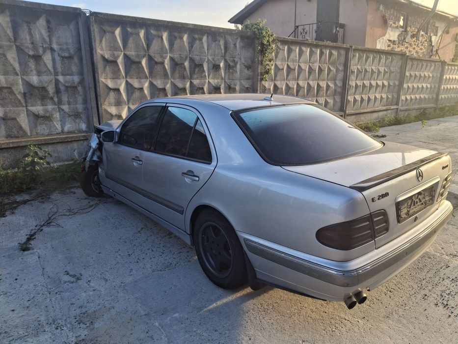 Mercedes-Benz w210 E320 4matic (лупатый) после ДТП