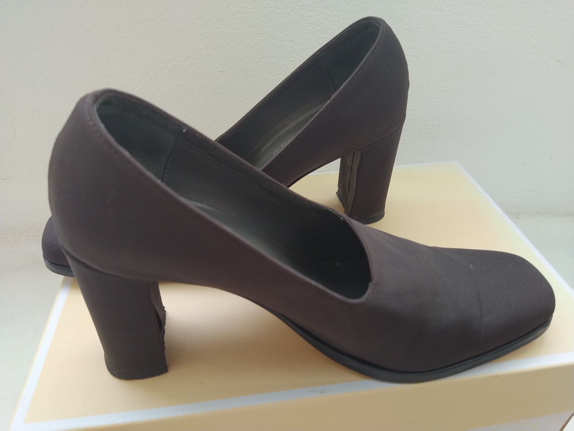 Sapatos castanhos em pele, elegantes - Tamanho 37