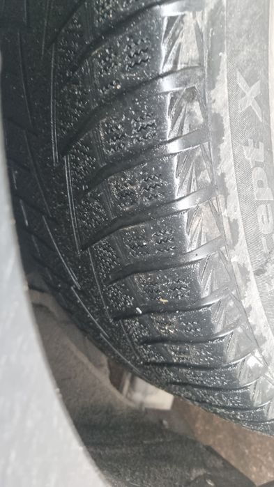 Зимова резина  245/60 R 18 Hankook Winter I*