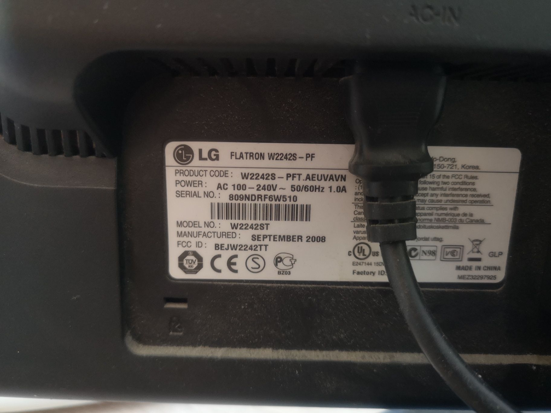 Monitor LG flatron W2242S PF