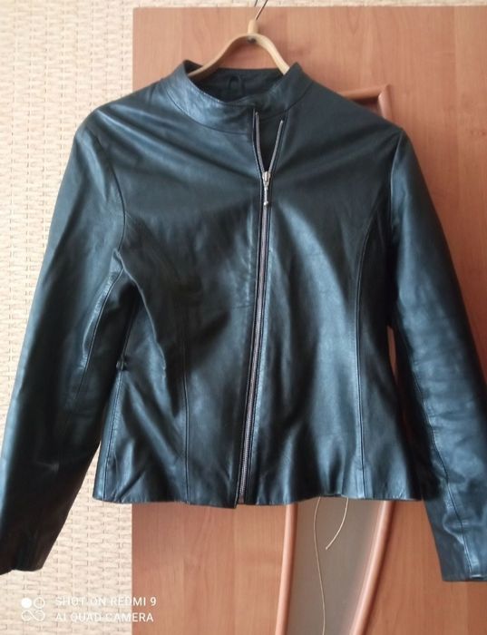 Шкіряна жіноча курточка, косуха.