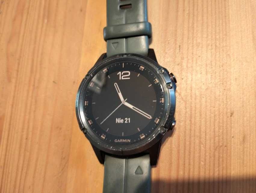 Garmin FENIX 5 Plus  SAPPHIRE CRYSTAL DLC titanium.