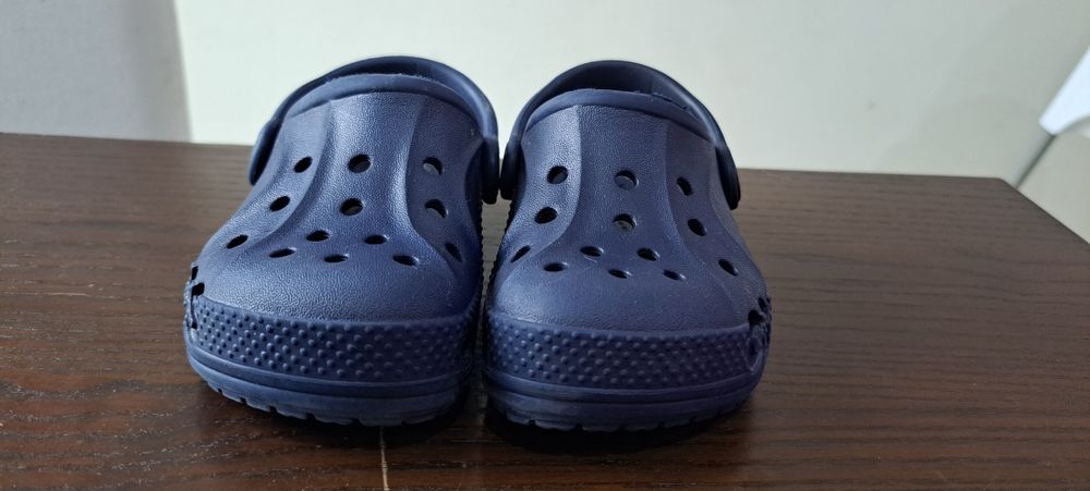 Vendo crocs tam.24
