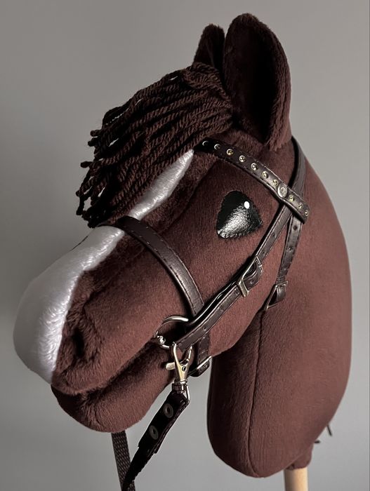 NOWY uszyty Hobby Horse A4 z ogłowiem i wodzami w zestawie brązowy