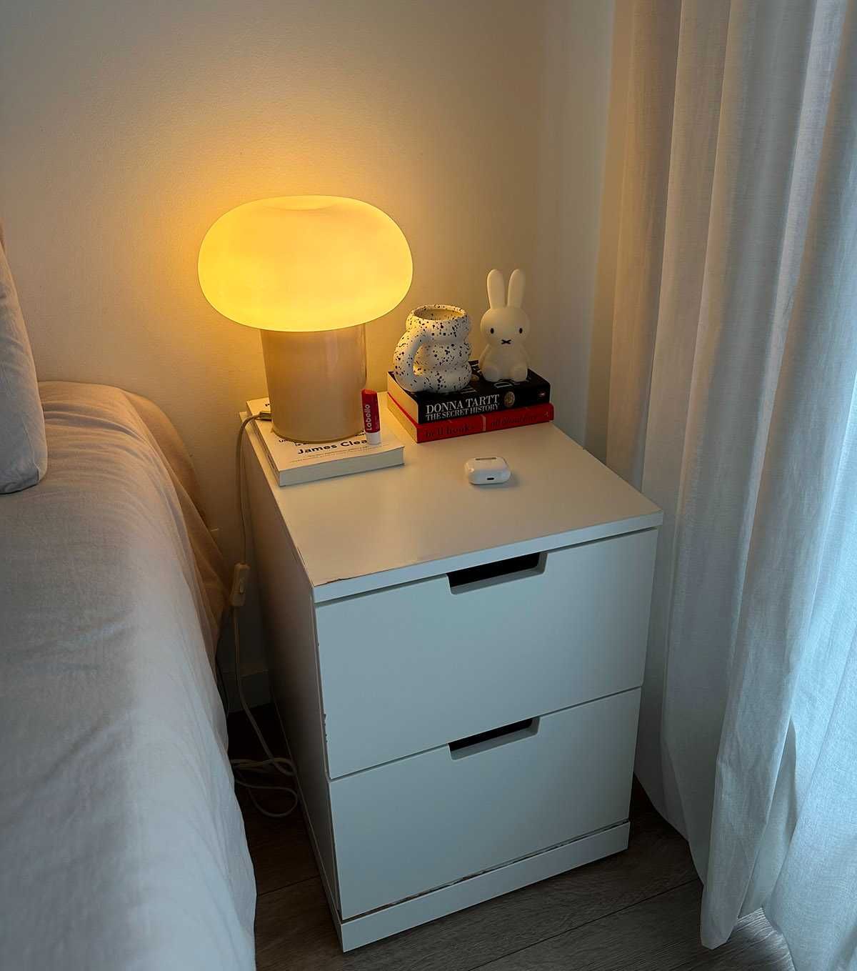 Uma Mesa de cabeceira branca IKEA NORDLI c/ 2gavetas 40x54 cm