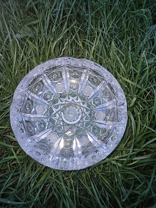 Piękna kryształowa popilniczka