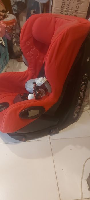 Vendo cadeirinha para o carro rotativa  tudo ok