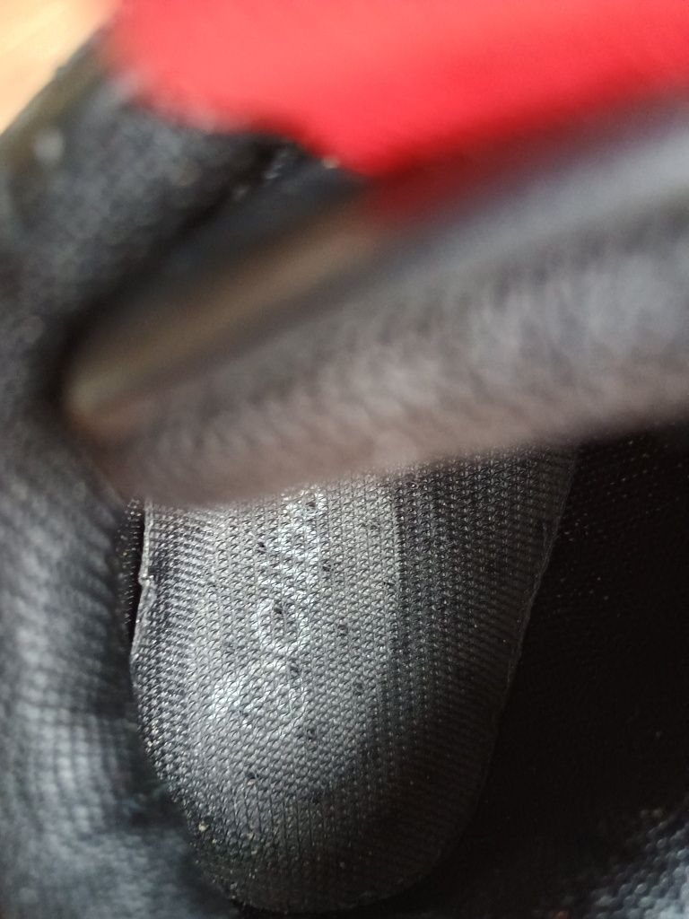 Adidasy chłopięce r.29 czarne jak nowe