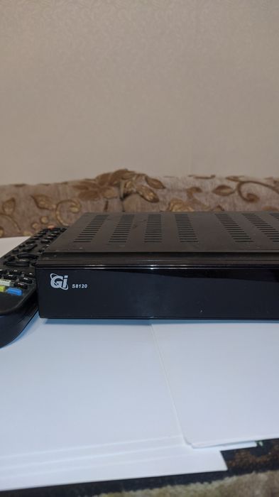 Продаю спутниковый тюнер GI 8120.