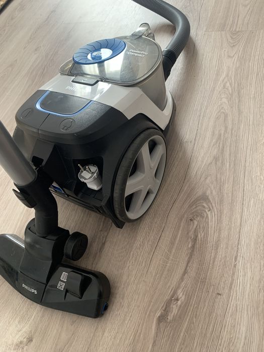 Пилосос philips 900w