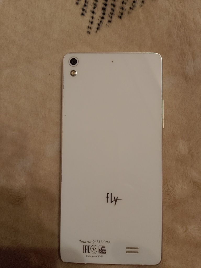 Супер тонкий смартфон Fly идеал