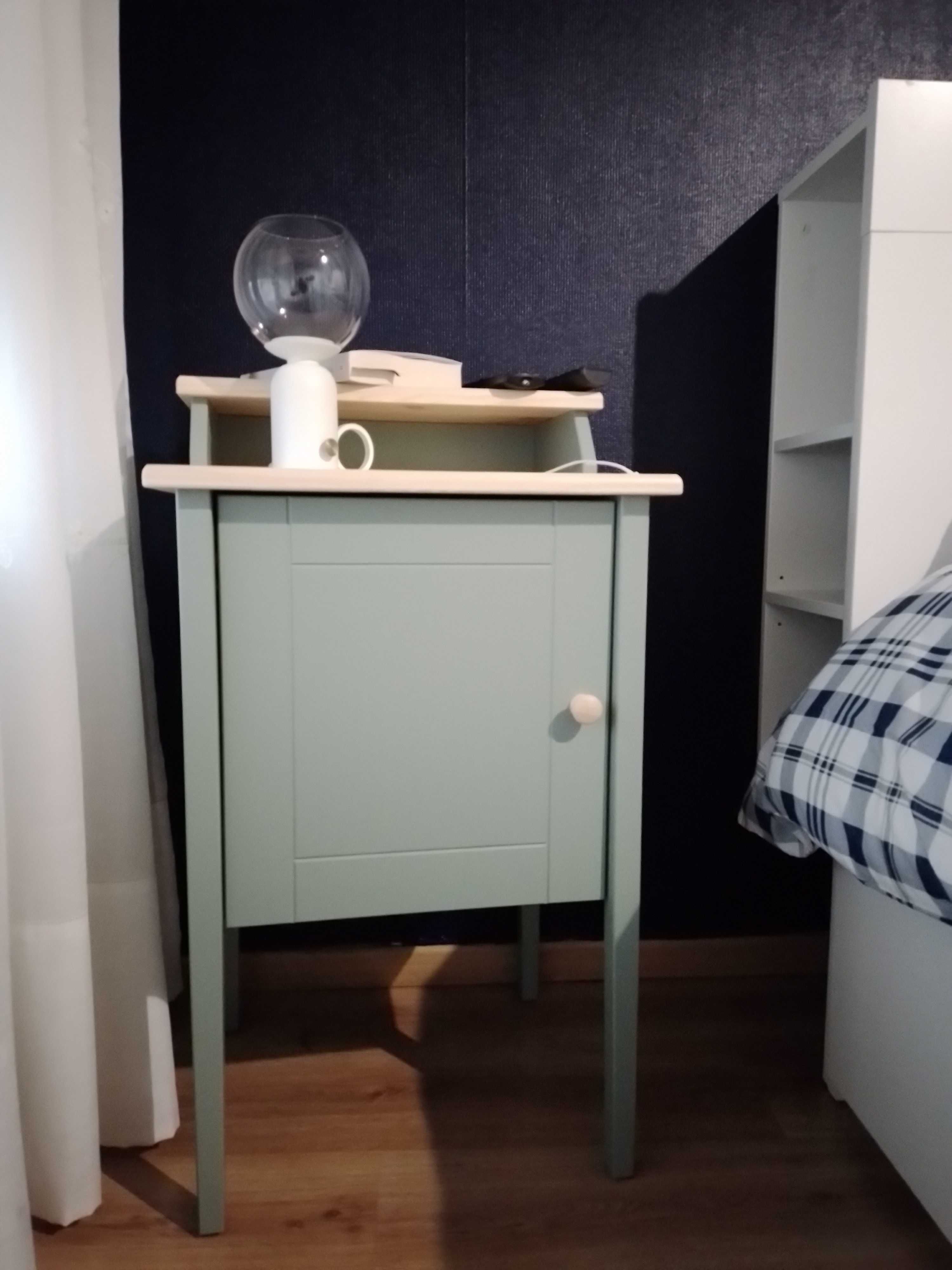 Mesa de Cabeceira Verde