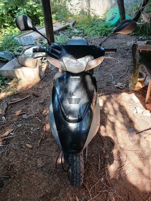 Скутер Suzuki Lets.