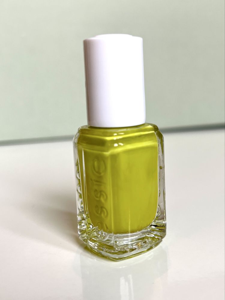 Verniz verde lima Essie