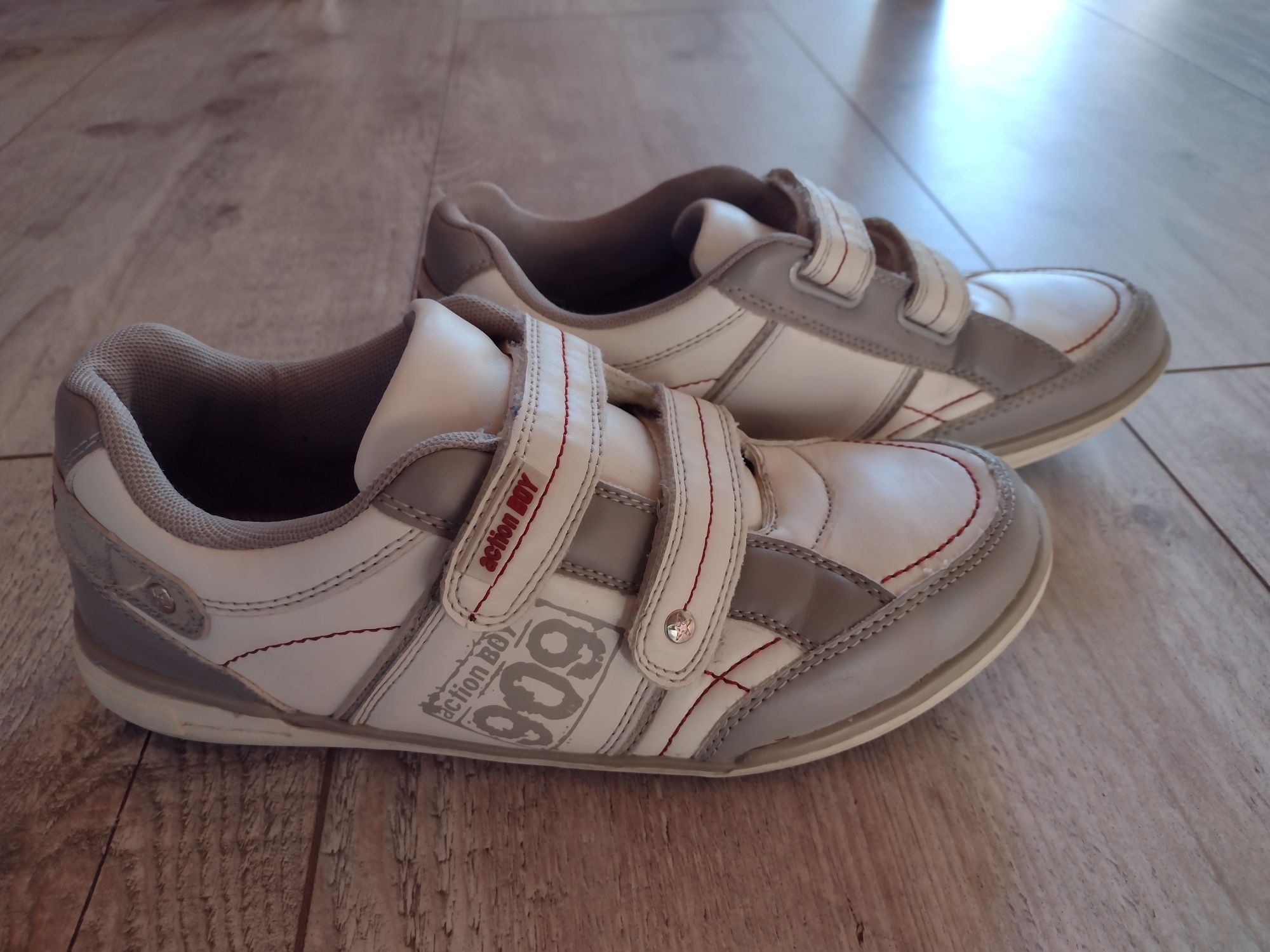 Sneakersy 39/24,5cm Action Boy CCC