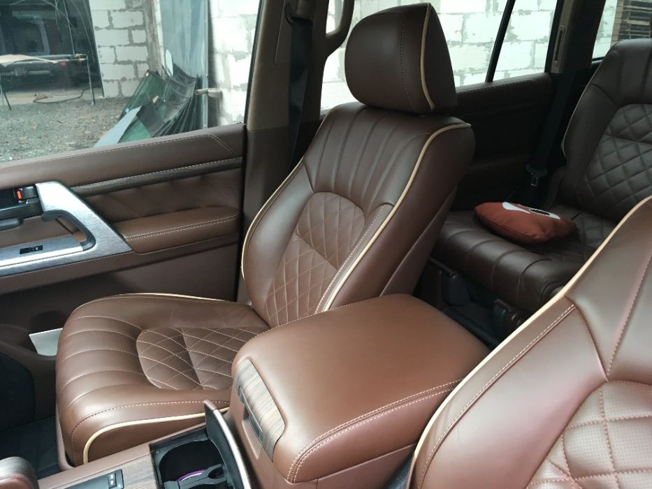 Перешивка автомобільного сидіння: індивідуальний дизайн та пошиття.