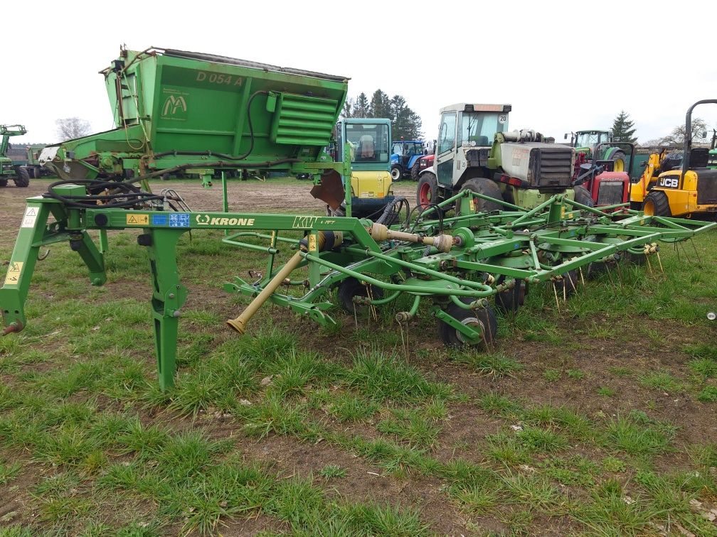 Przetrzasacz do siana KRONE KW 11.02/10T szer. 11 m