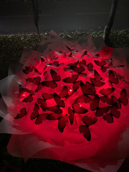 Букети з метеликів з підсвіткою на замовлення букет из бабочек