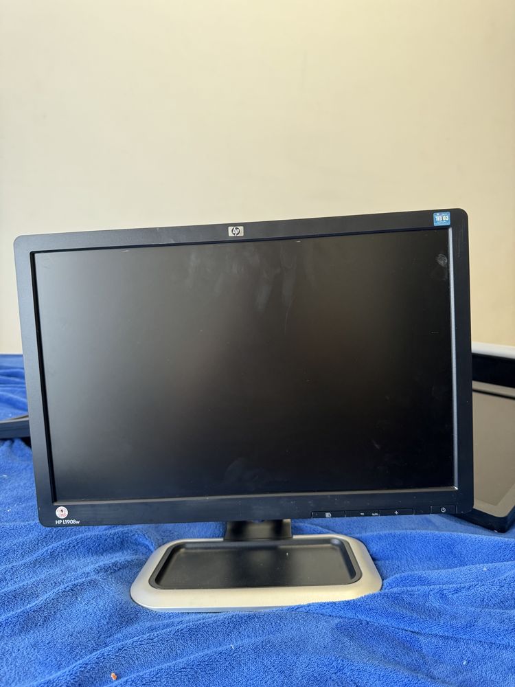 5 Ecrãs HP e Samsung