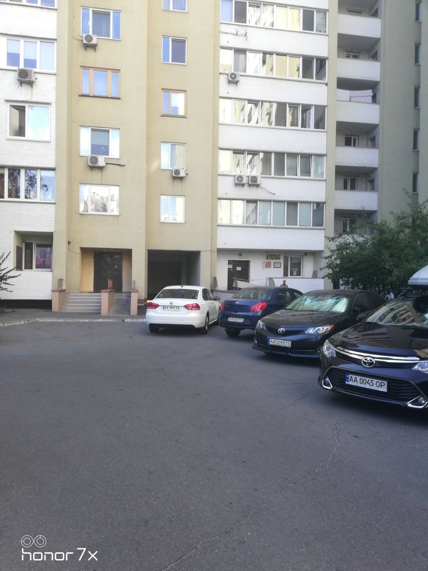 Здам 1к кв на Харківському.  документи.  Можна на 1-2 місяці.