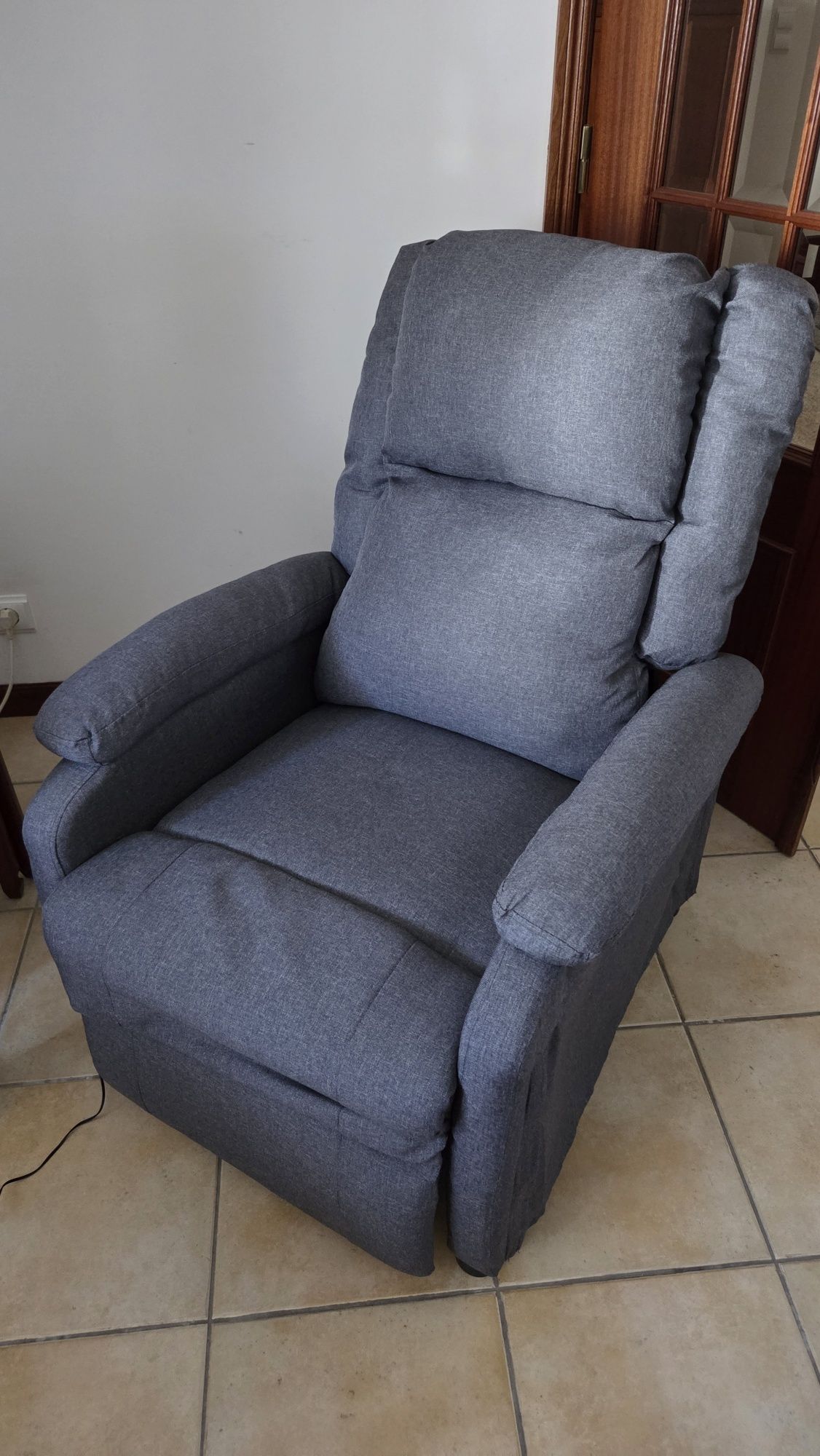 Sofá automático reclinável