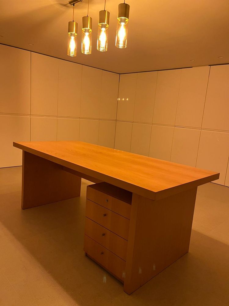 Mesa de madeira com gavetas tamanho XXL