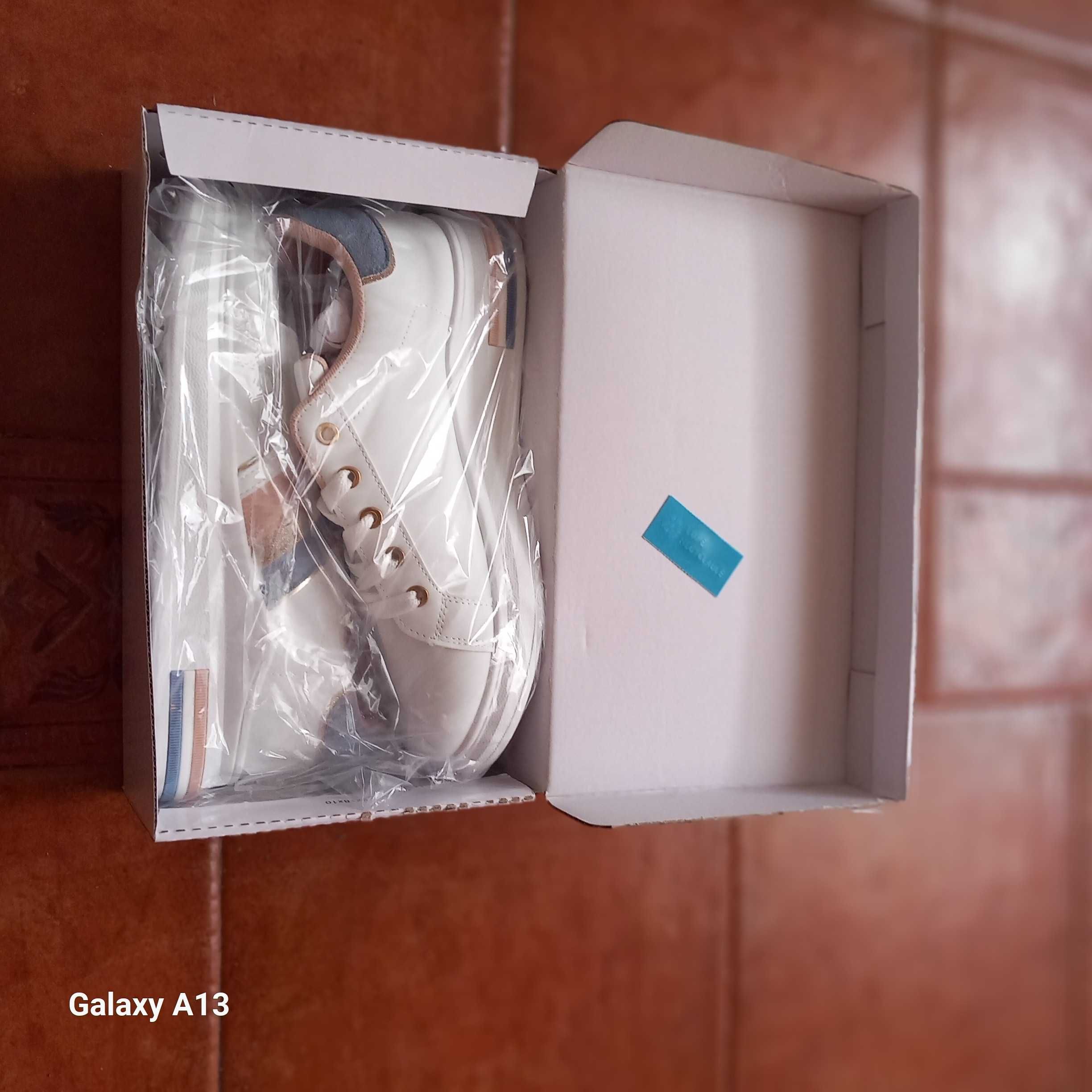 Tenis  de mulher Nº 40