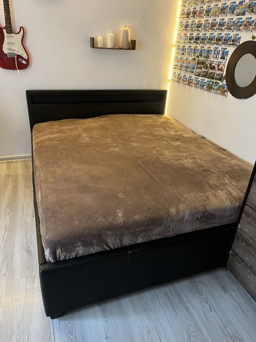 Łóżko 174 x 214 cm