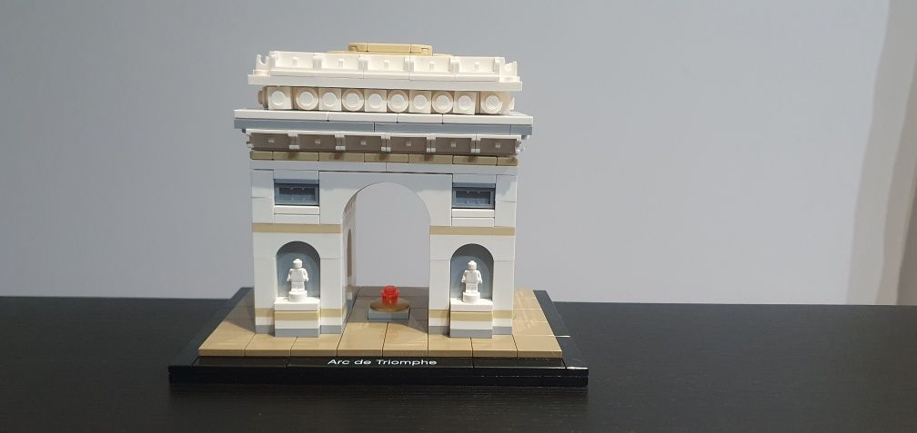 Lego arco do triunfo.