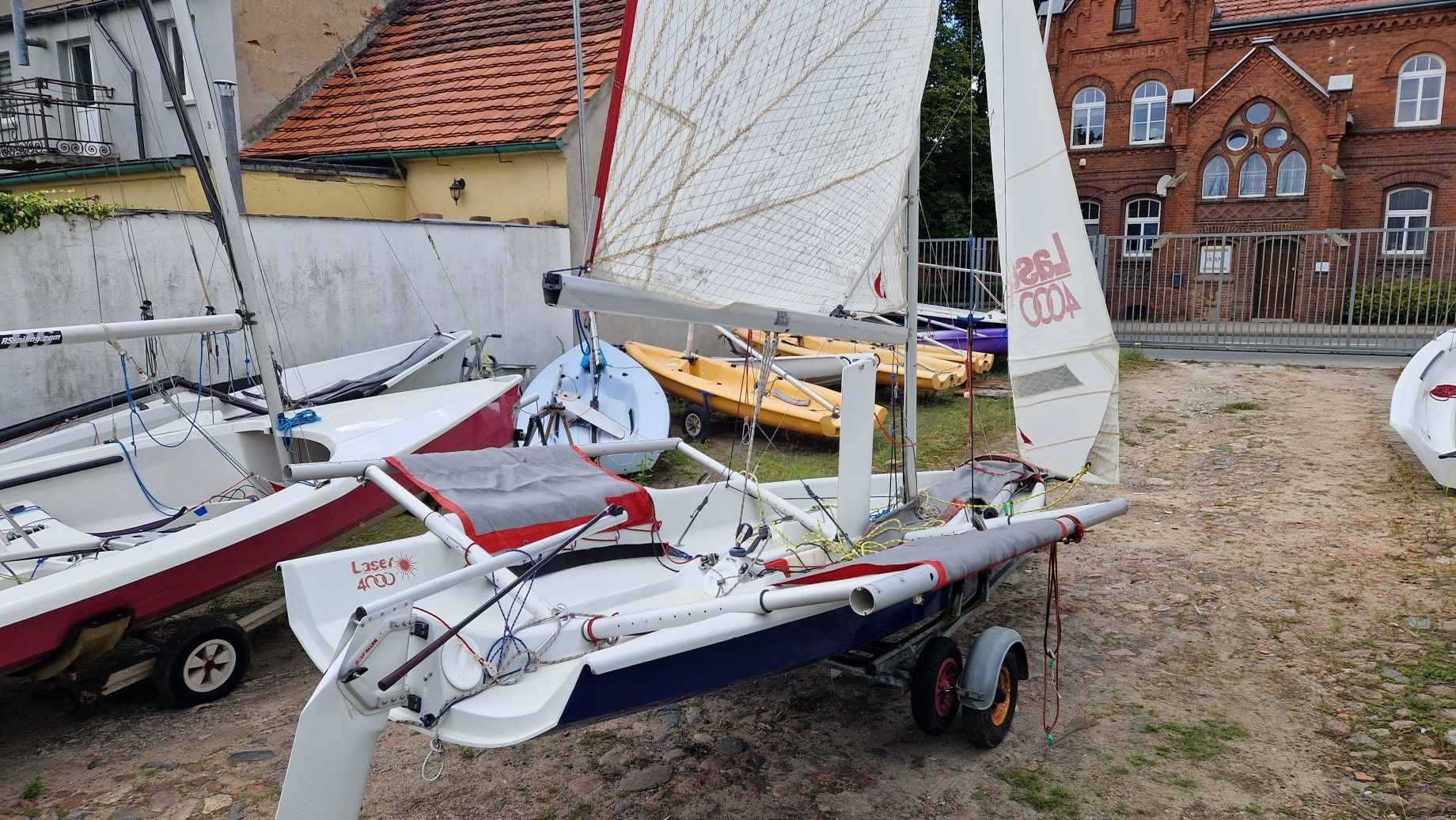 Łódź żaglowa żaglówka skiff Laser 4000 + wózek slipowy
