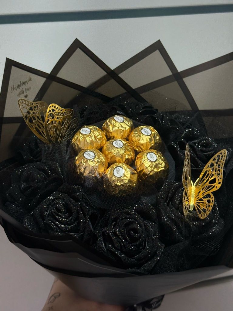 Boquê de rosas de cetim