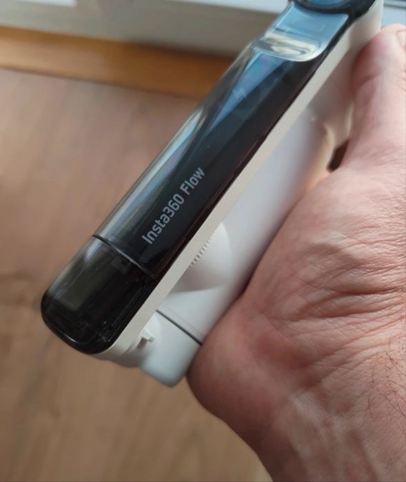Insta360 flow 360