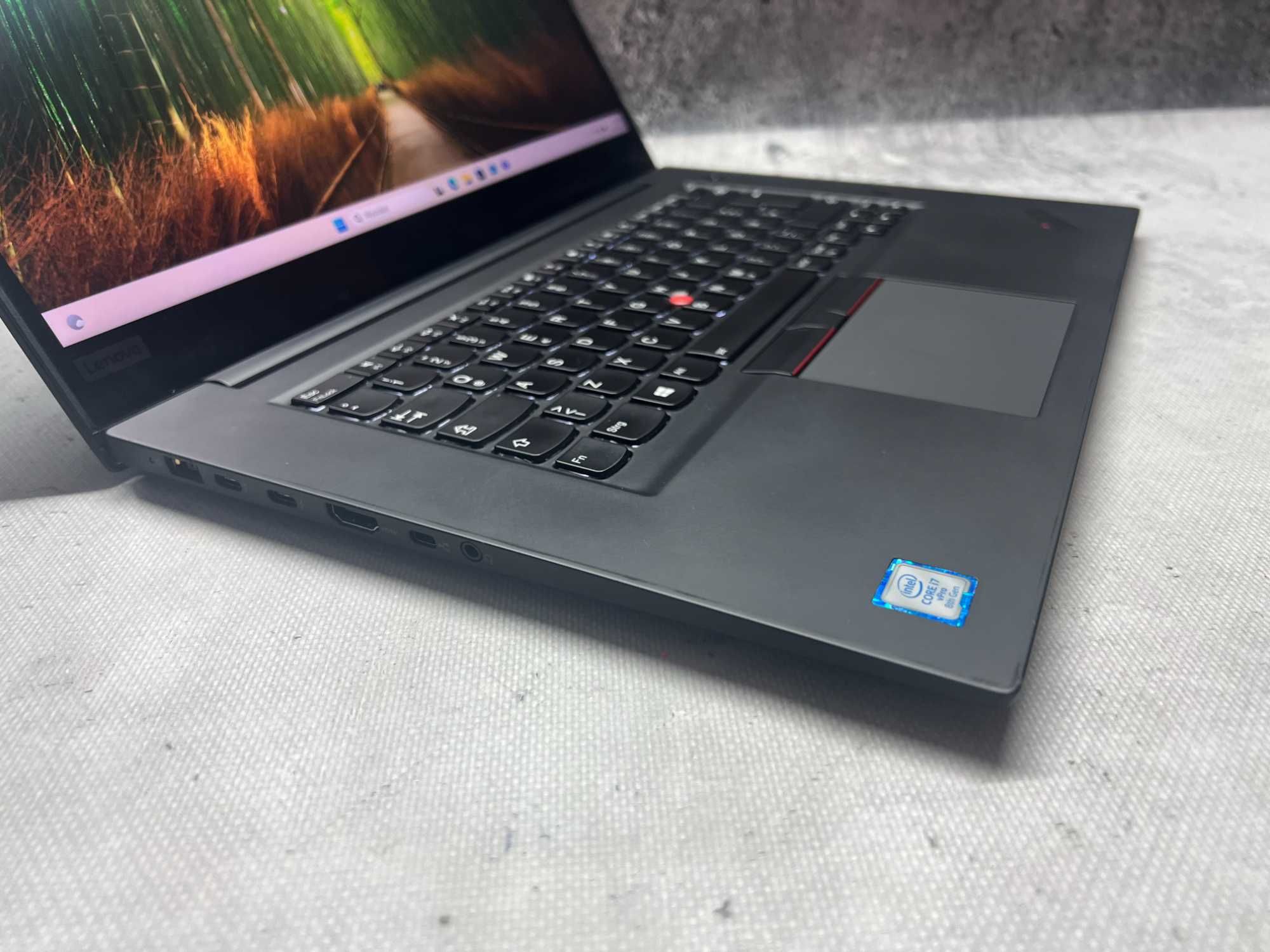 ThinkPad X1 Extreme / i7 8850H 4.3 GHz / 32GB DDR4 / 2TB SSD / 15.6 4K