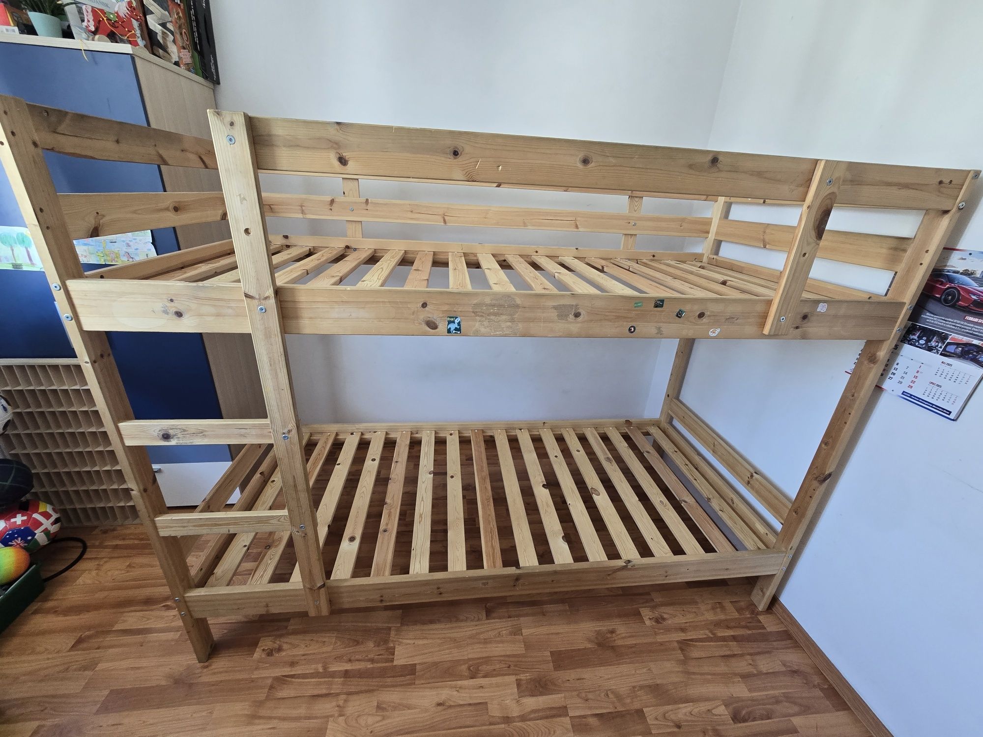 Łóżko piętrowe drewniane