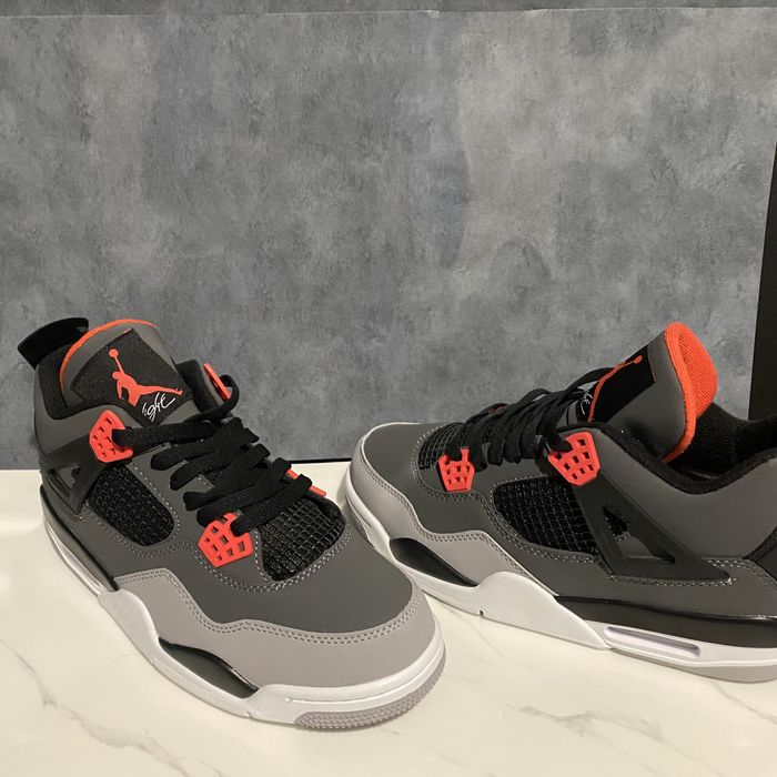 Nike Air Jordan Retro 4