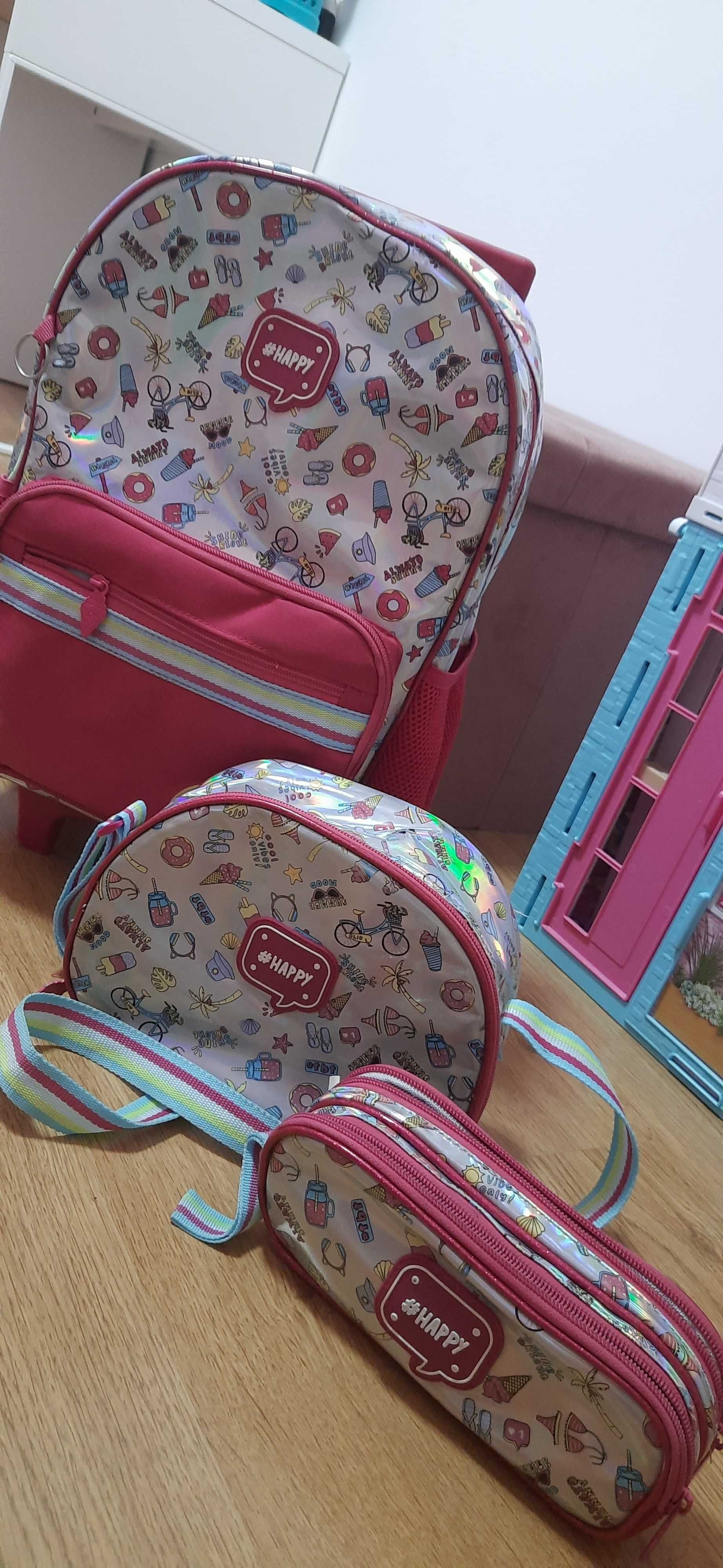 Mochila Carrinho Holográfica Estojo E Lancheira Escolar Clio Style