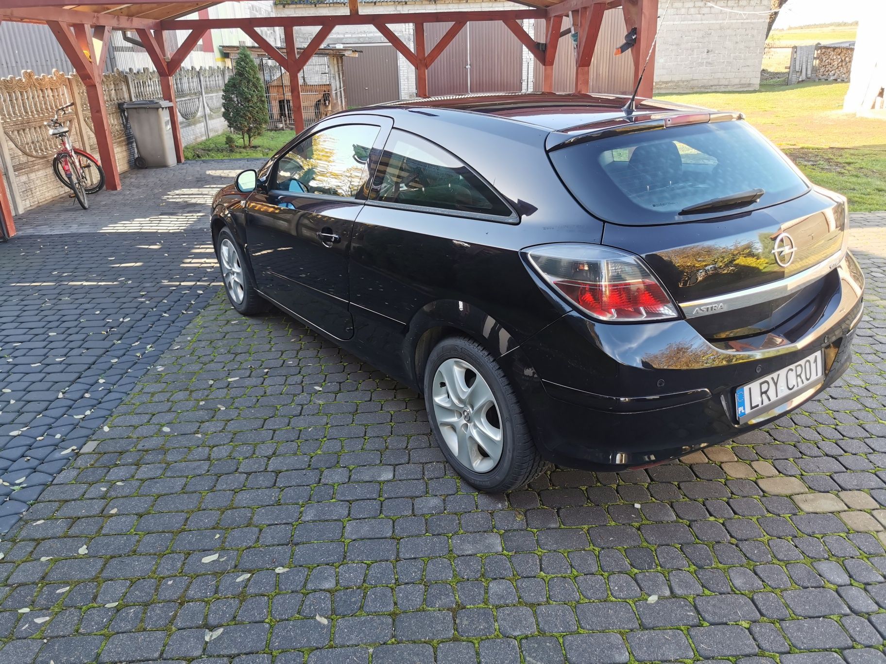 Opel Astra h gtc 1.7 cdti