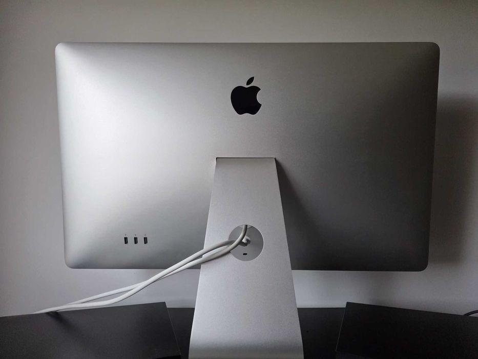 Apple 27 Thunderbolt Display com Caixa de transporte