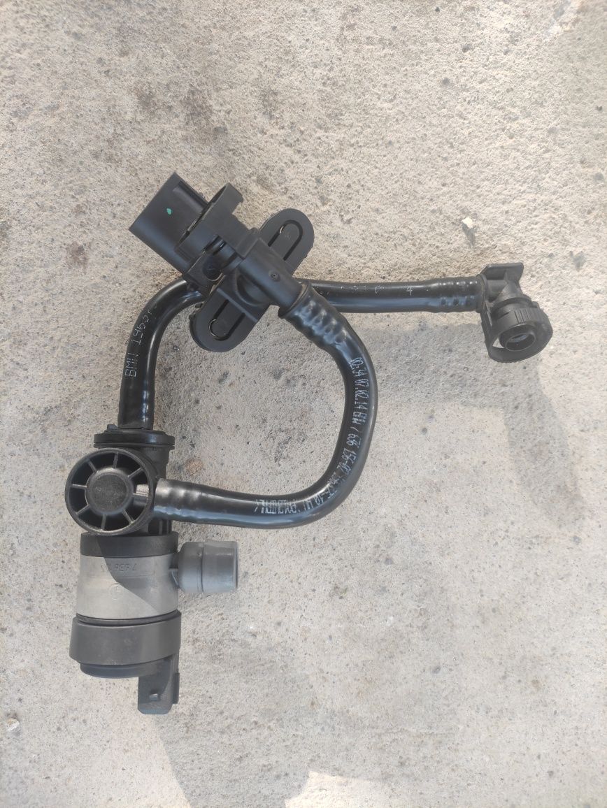 BMW Клапан вентиляції паливного бака з трубопроводом (13907636156)