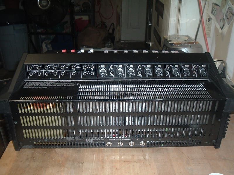 Mesa Mistura Yamaha EMX 2150 - 8 canais amplificados