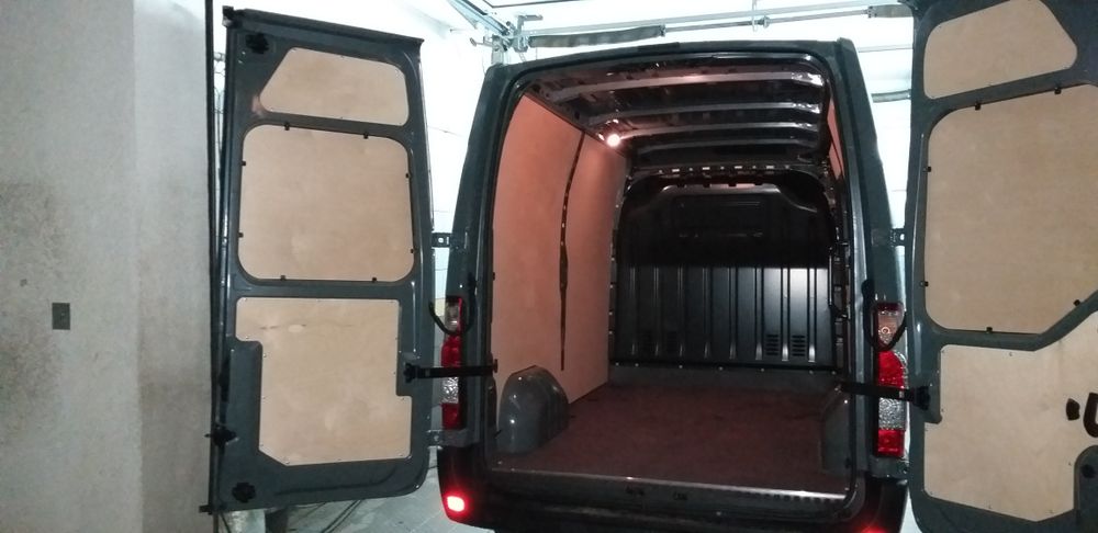 Zabudowa busa, Podłoga antypoślizgowa, sklejki na boki Master, Movano