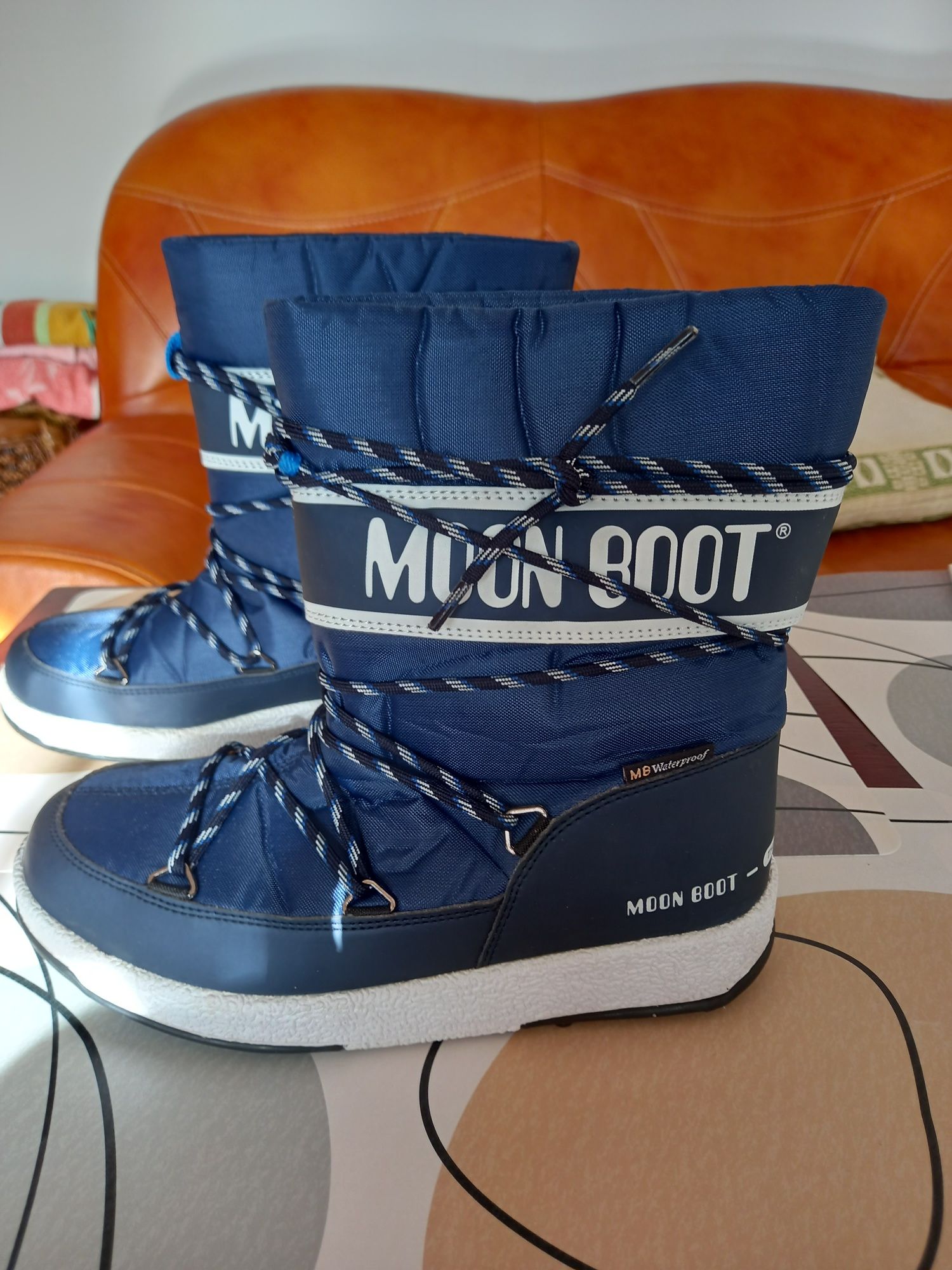 Oryginalne Moon Boot sniegowce 38