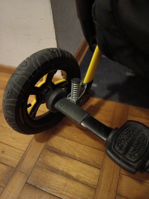 Wózek Camarelo (spacerówka+gondola)