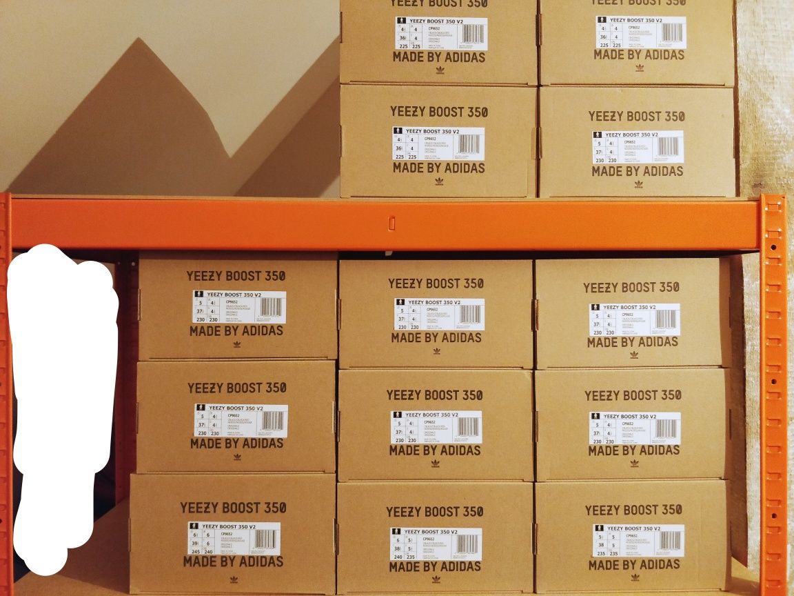 Yeezy Boost Bred 350 V2 [36-38]